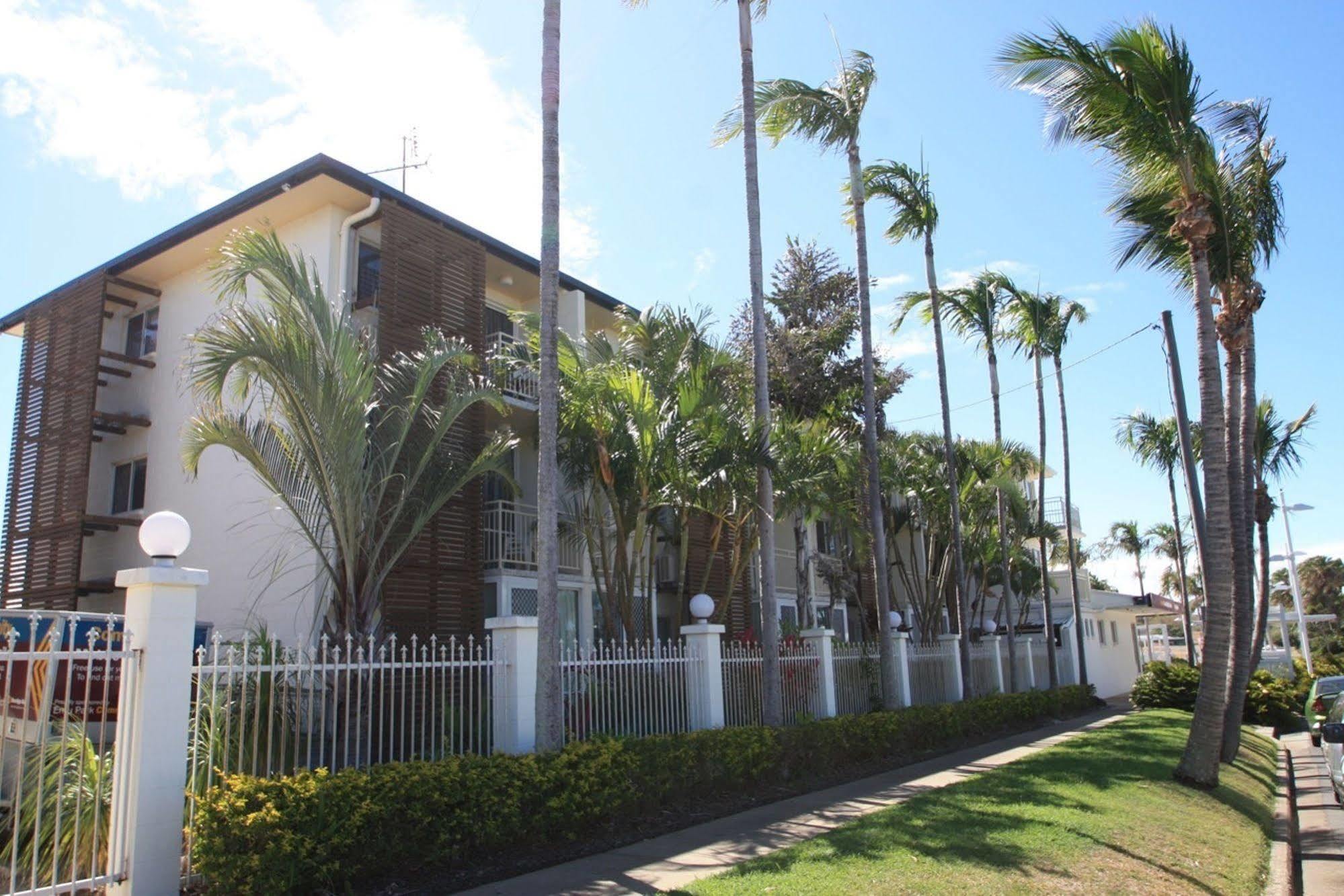 Endeavour Inn Emu Park Exterior photo