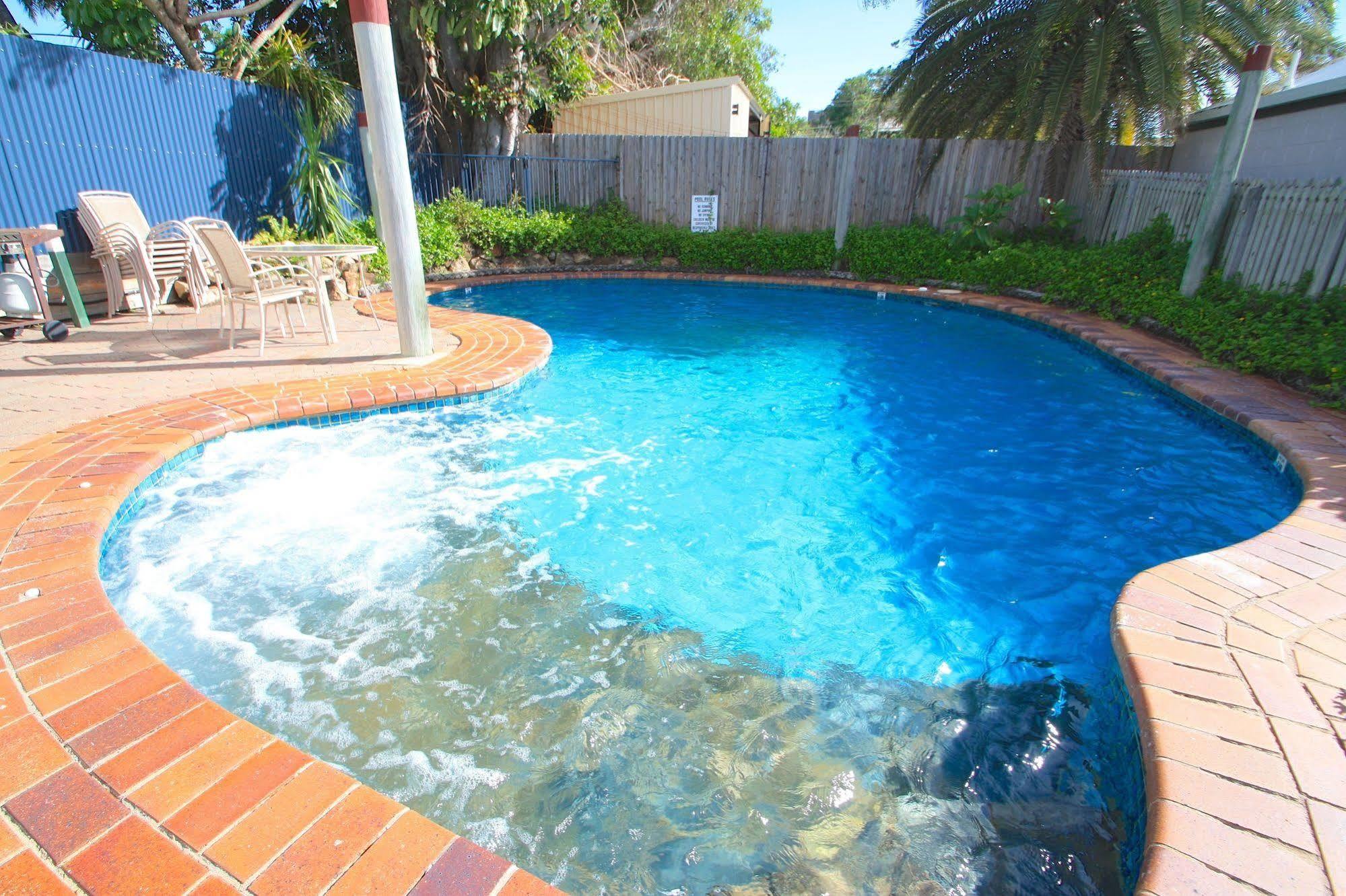 Endeavour Inn Emu Park Exterior photo